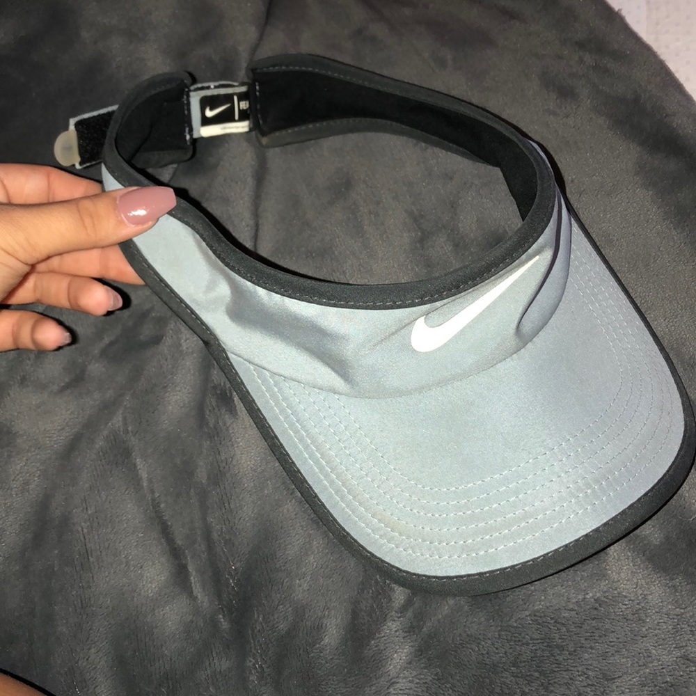 Nike visor